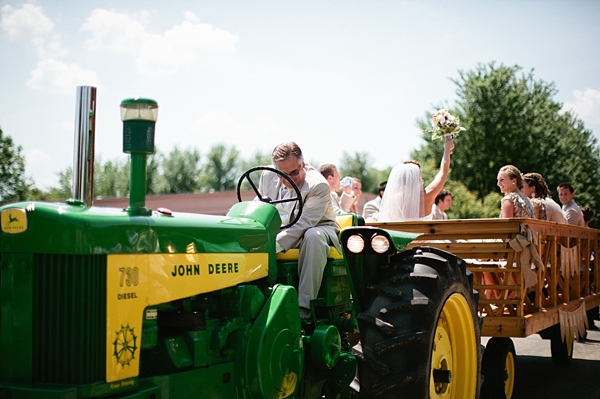 diy-rustic-wagon-wheel-wedding