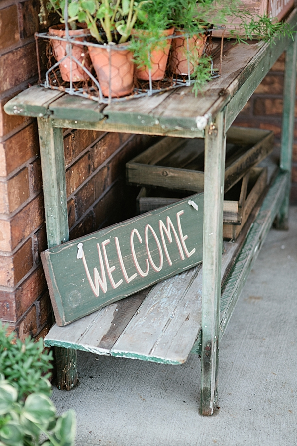 diy-rustic-wagon-wheel-wedding