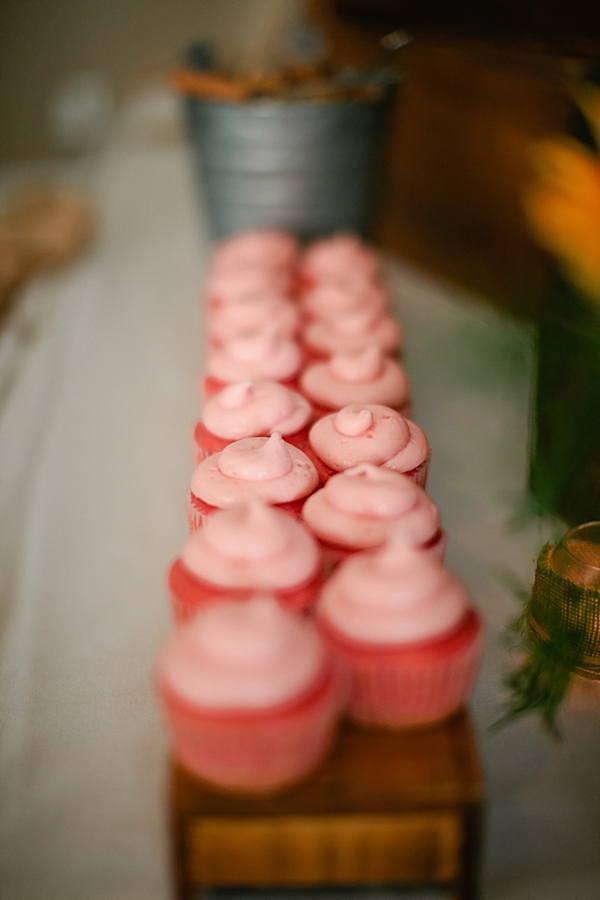 diy-rustic-wagon-wheel-wedding