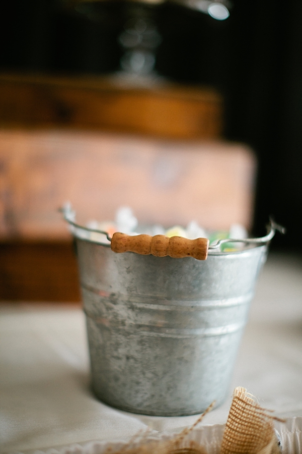 diy-rustic-wagon-wheel-wedding