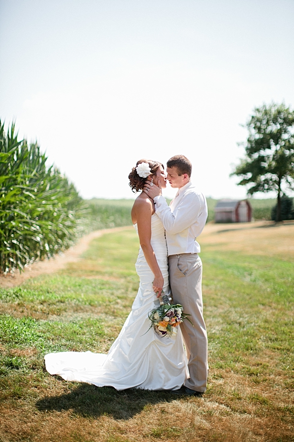 diy-rustic-wagon-wheel-wedding