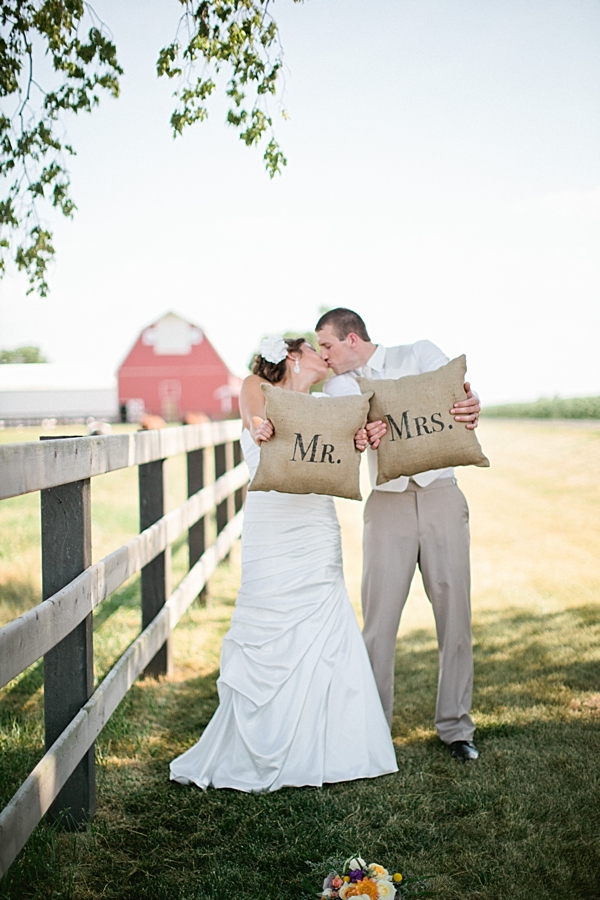 diy-rustic-wagon-wheel-wedding