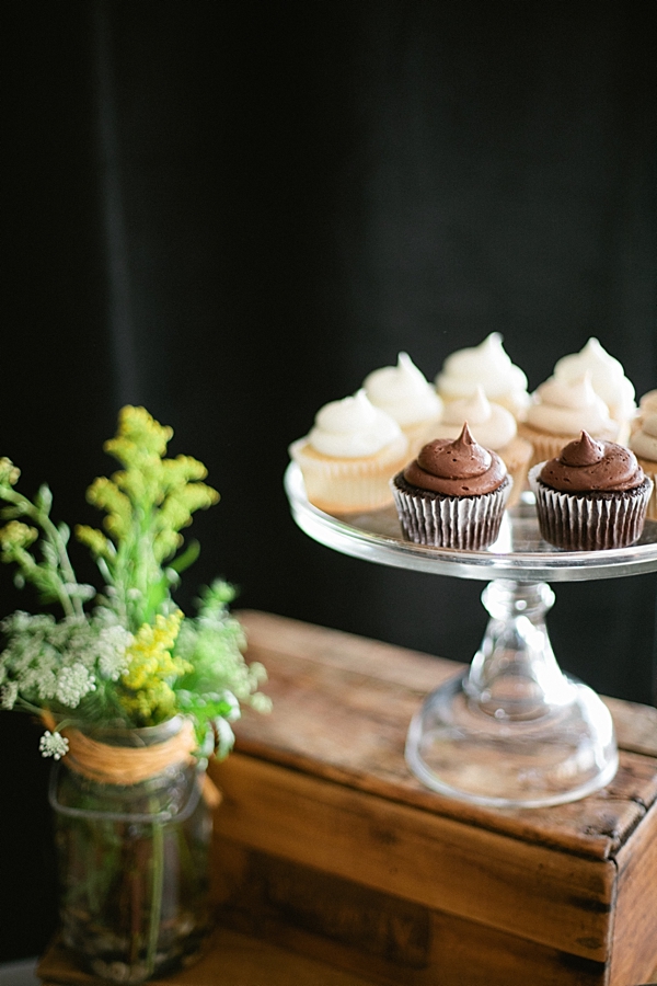 diy-rustic-wagon-wheel-wedding