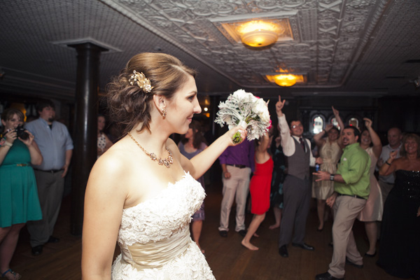 salt-and-pepper-shaker-wedding-favors