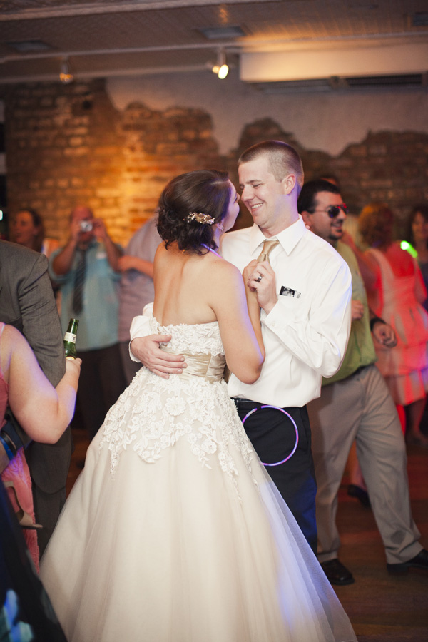 salt-and-pepper-shaker-wedding-favors