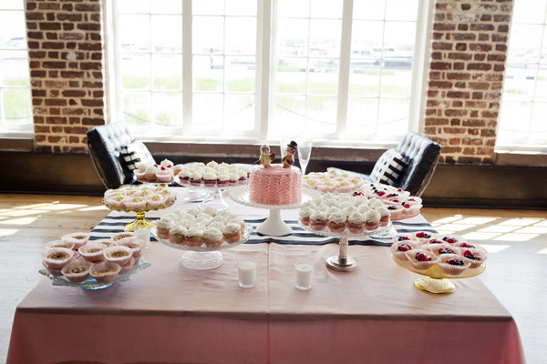 salt-and-pepper-shaker-wedding-favors