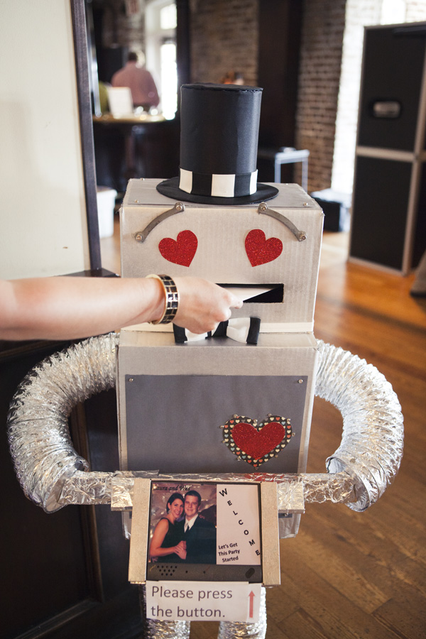 salt-and-pepper-shaker-wedding-favors
