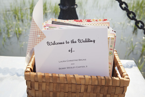 salt-and-pepper-shaker-wedding-favors