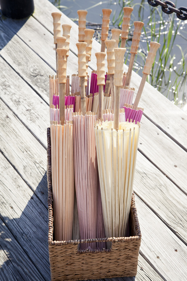salt-and-pepper-shaker-wedding-favors