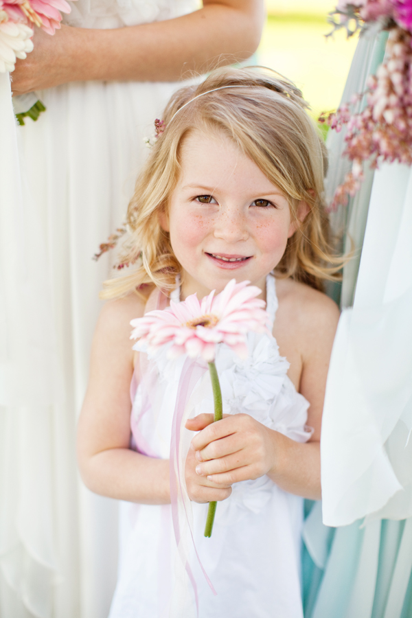 simple-and-colorful-garden-wedding-ideas