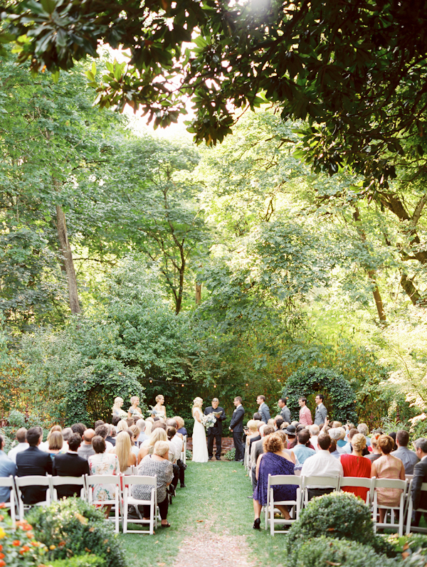 a-french-countryside-picnic-wedding