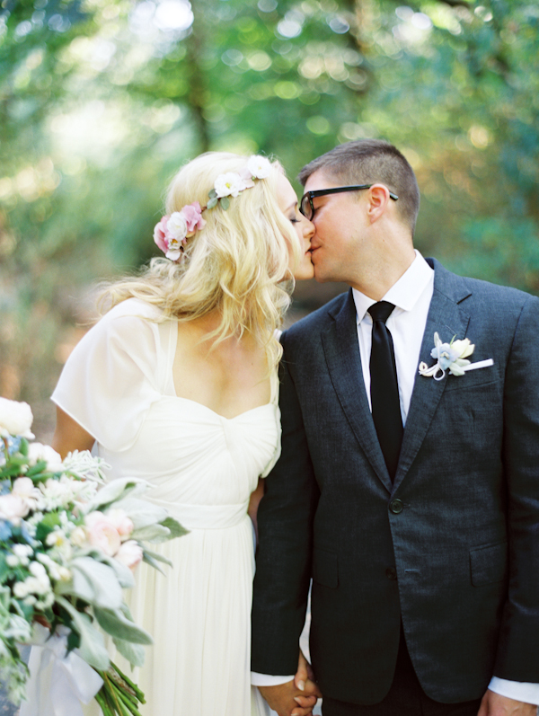 a-french-countryside-picnic-wedding