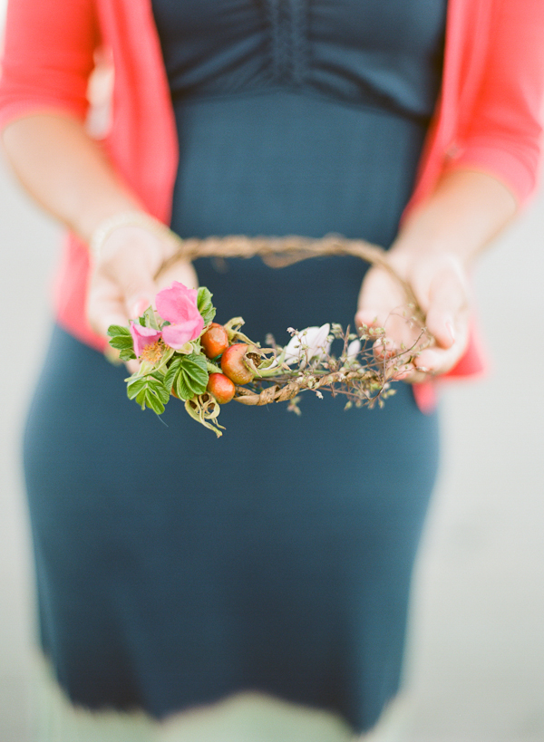 beachside-engagement-from-white-loft