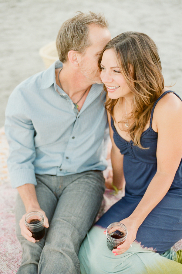 beachside-engagement-from-white-loft