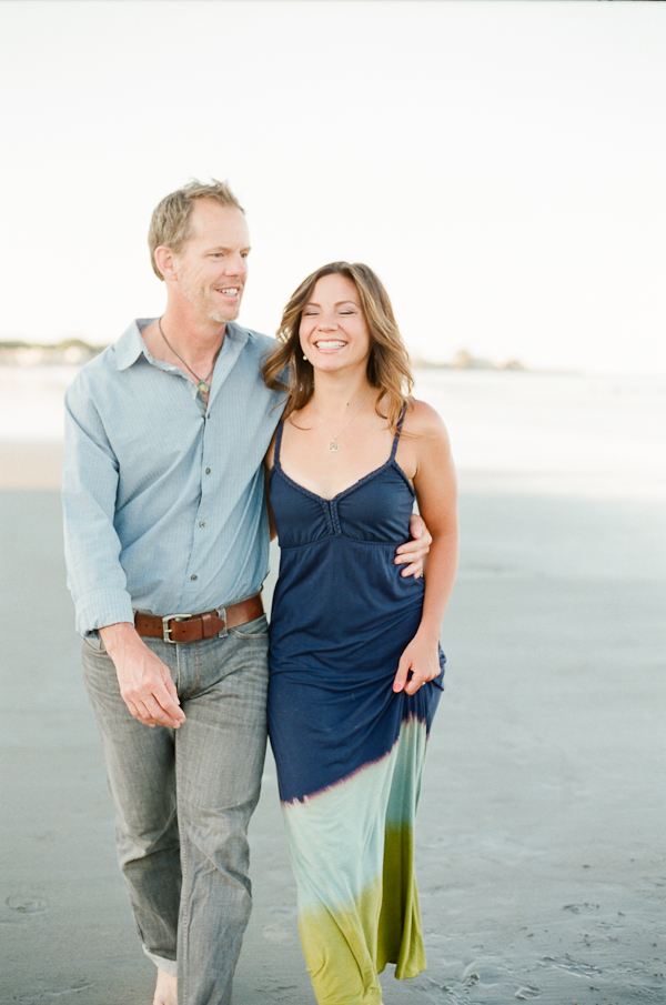 beachside-engagement-from-white-loft
