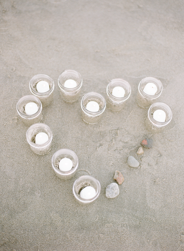 beachside-engagement-from-white-loft