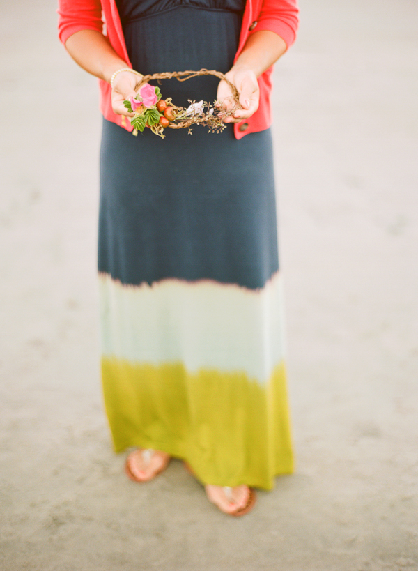 beachside-engagement-from-white-loft