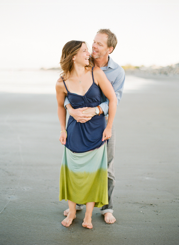 beachside-engagement-from-white-loft