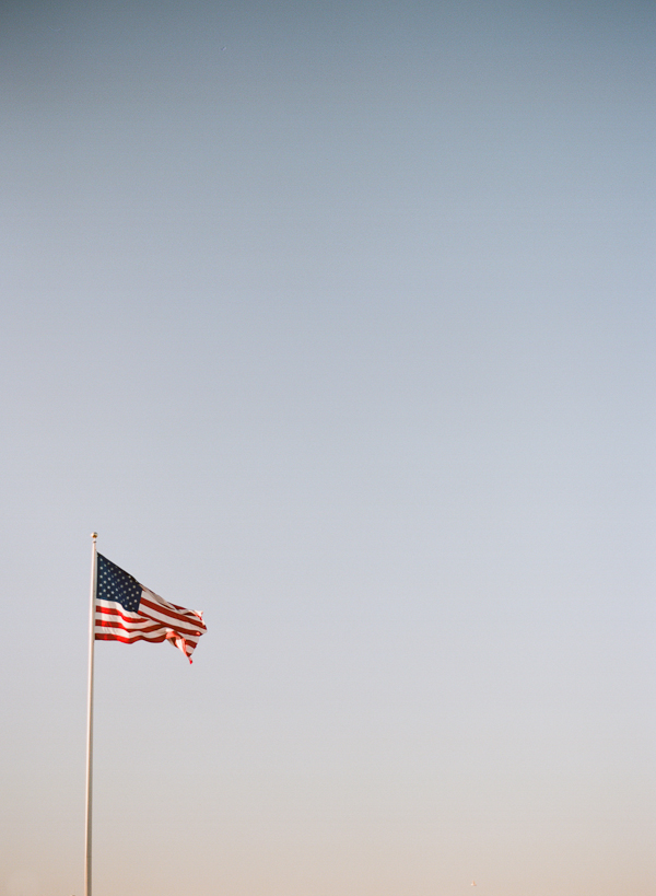 beachside-engagement-from-white-loft