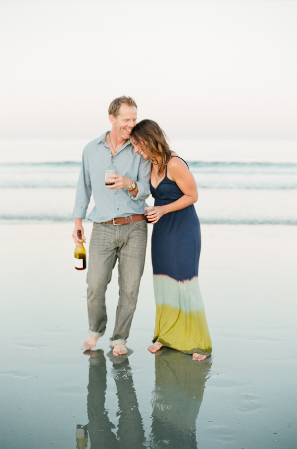 beachside-engagement-from-white-loft