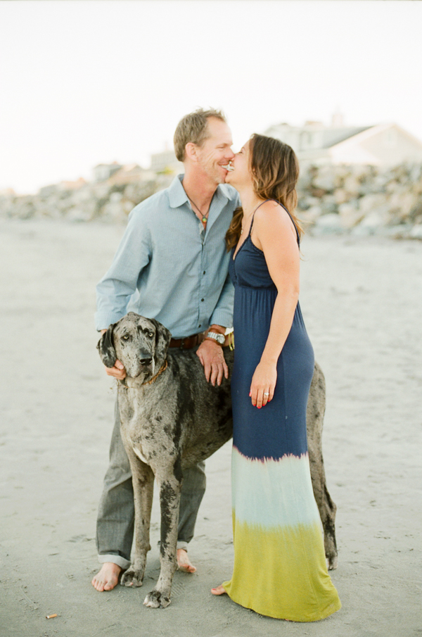 beachside-engagement-from-white-loft