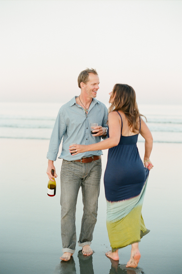 beachside-engagement-from-white-loft