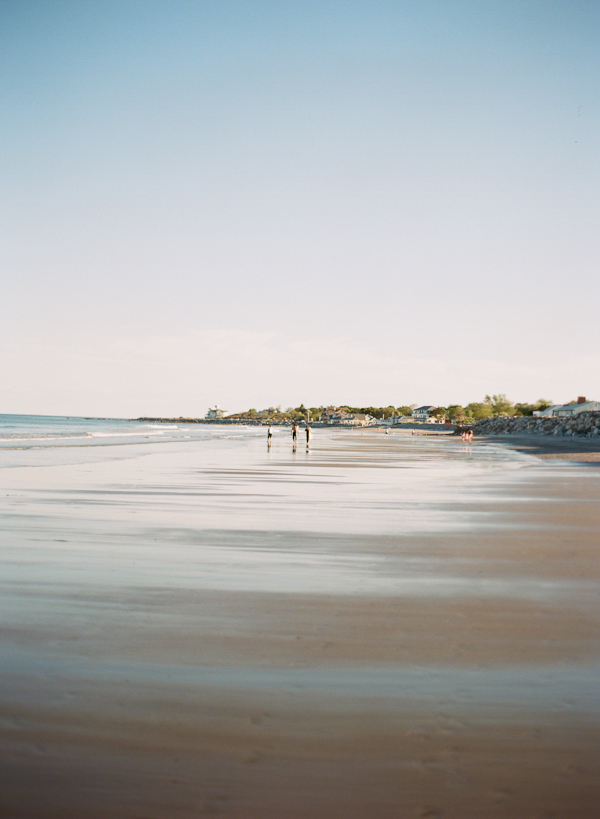 beachside-engagement-from-white-loft