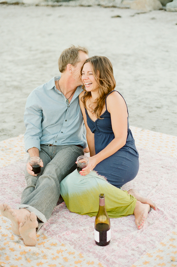 beachside-engagement-from-white-loft