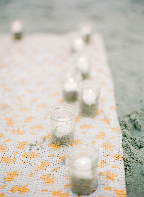 beachside-engagement-from-white-loft