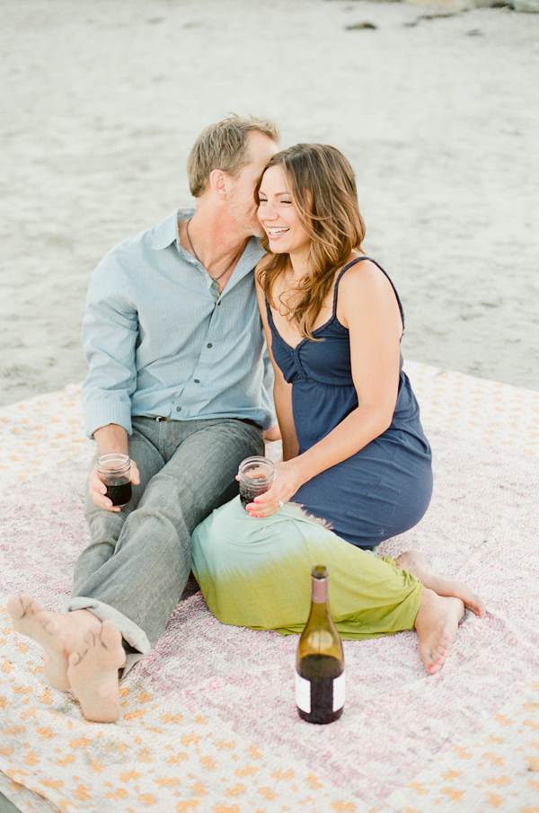 beachside-engagement-from-white-loft