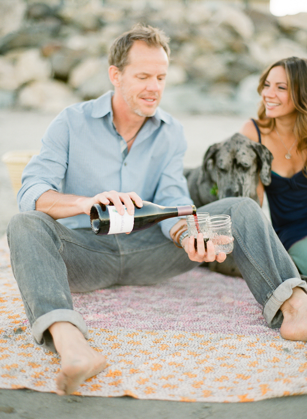 beachside-engagement-from-white-loft