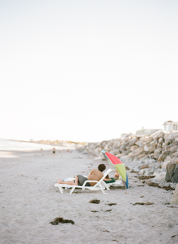 beachside-engagement-from-white-loft