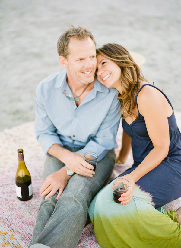 beachside-engagement-from-white-loft