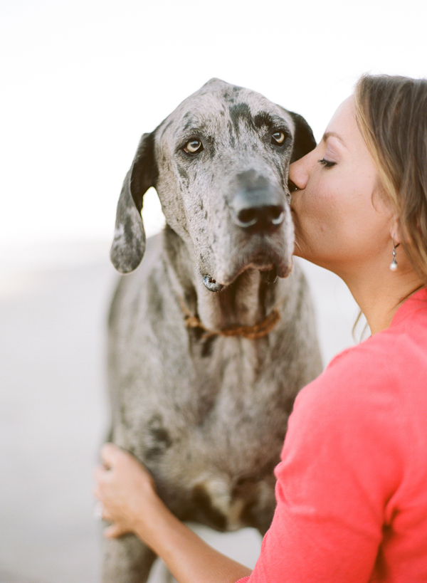 beachside-engagement-from-white-loft