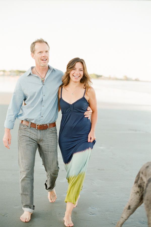 beachside-engagement-from-white-loft