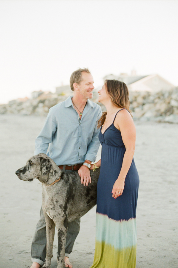 beachside-engagement-from-white-loft