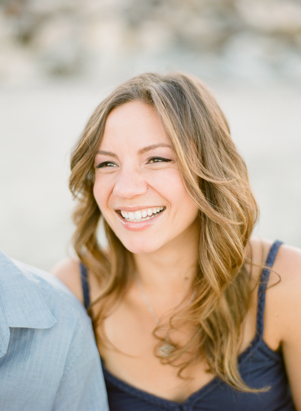 beachside-engagement-from-white-loft