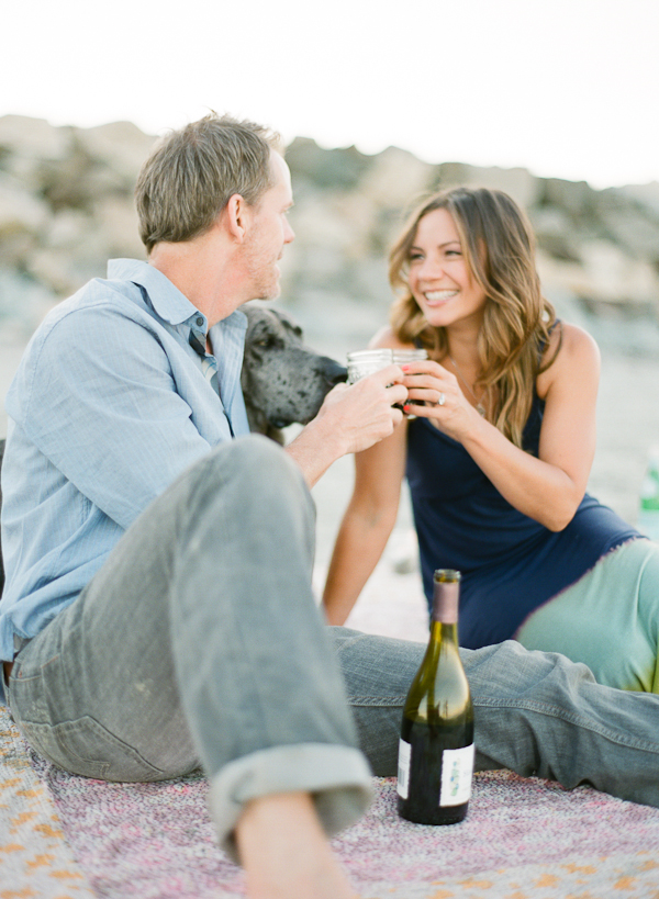 beachside-engagement-from-white-loft