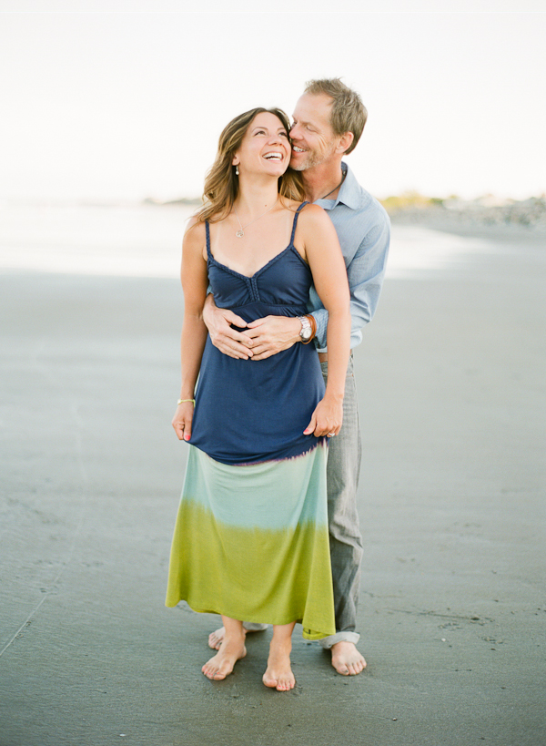 beachside-engagement-from-white-loft