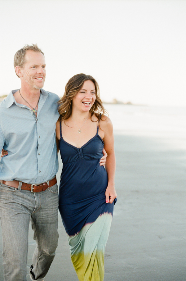 beachside-engagement-from-white-loft