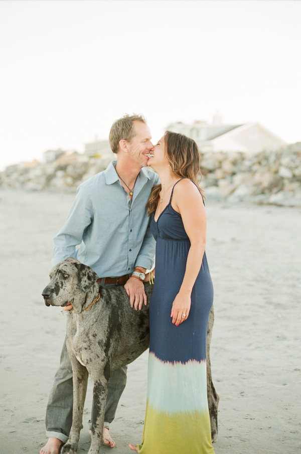 beachside-engagement-from-white-loft