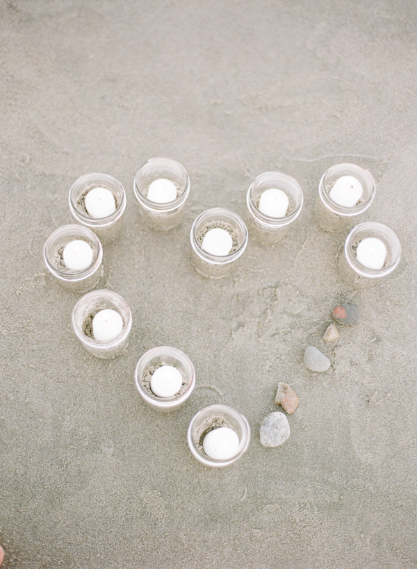 beachside-engagement-from-white-loft