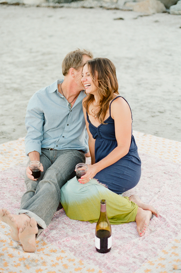 beachside-engagement-from-white-loft