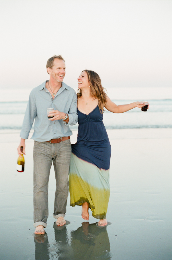 beachside-engagement-from-white-loft