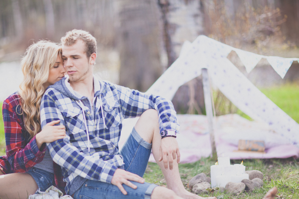 camping-engagement-session