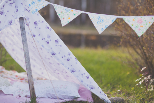camping-engagement-session
