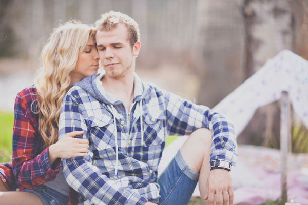 camping-engagement-session