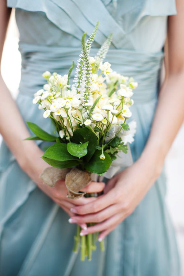 classic-white-wedding-with-mint-accents