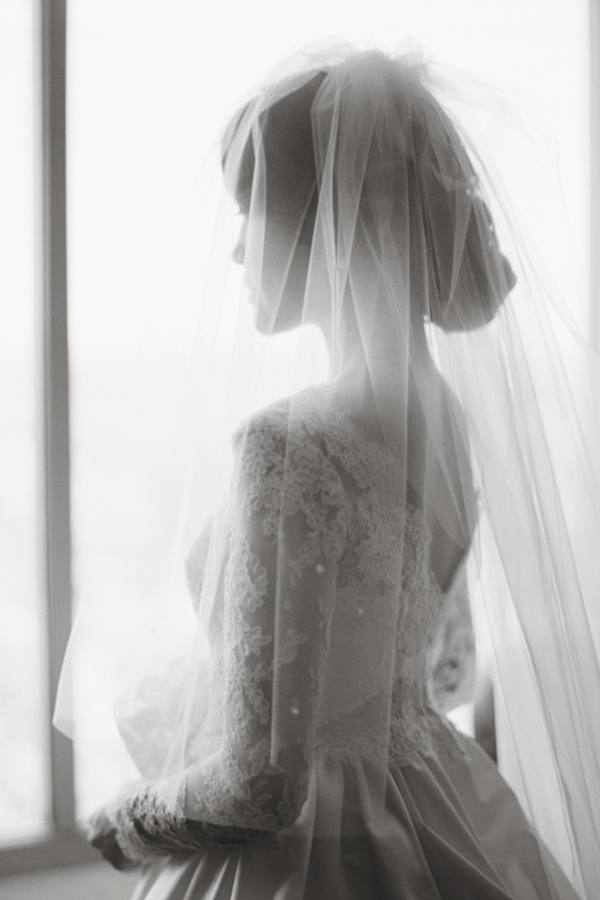 classic-white-wedding-with-mint-accents