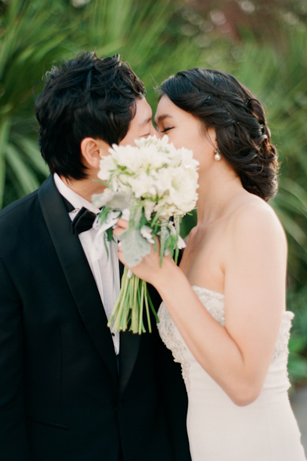 classic-white-wedding-with-mint-accents